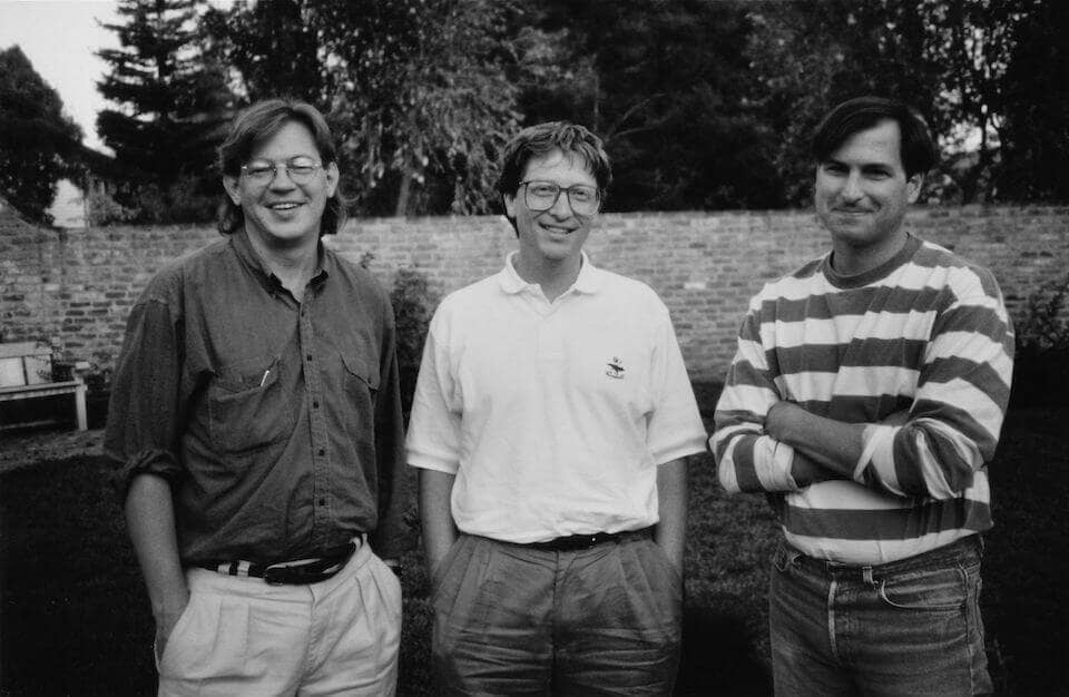 Брент Шлендер, Билл Гейтс и Стив Джобс после совместного интервью для журнала Fortune в 1991 году.