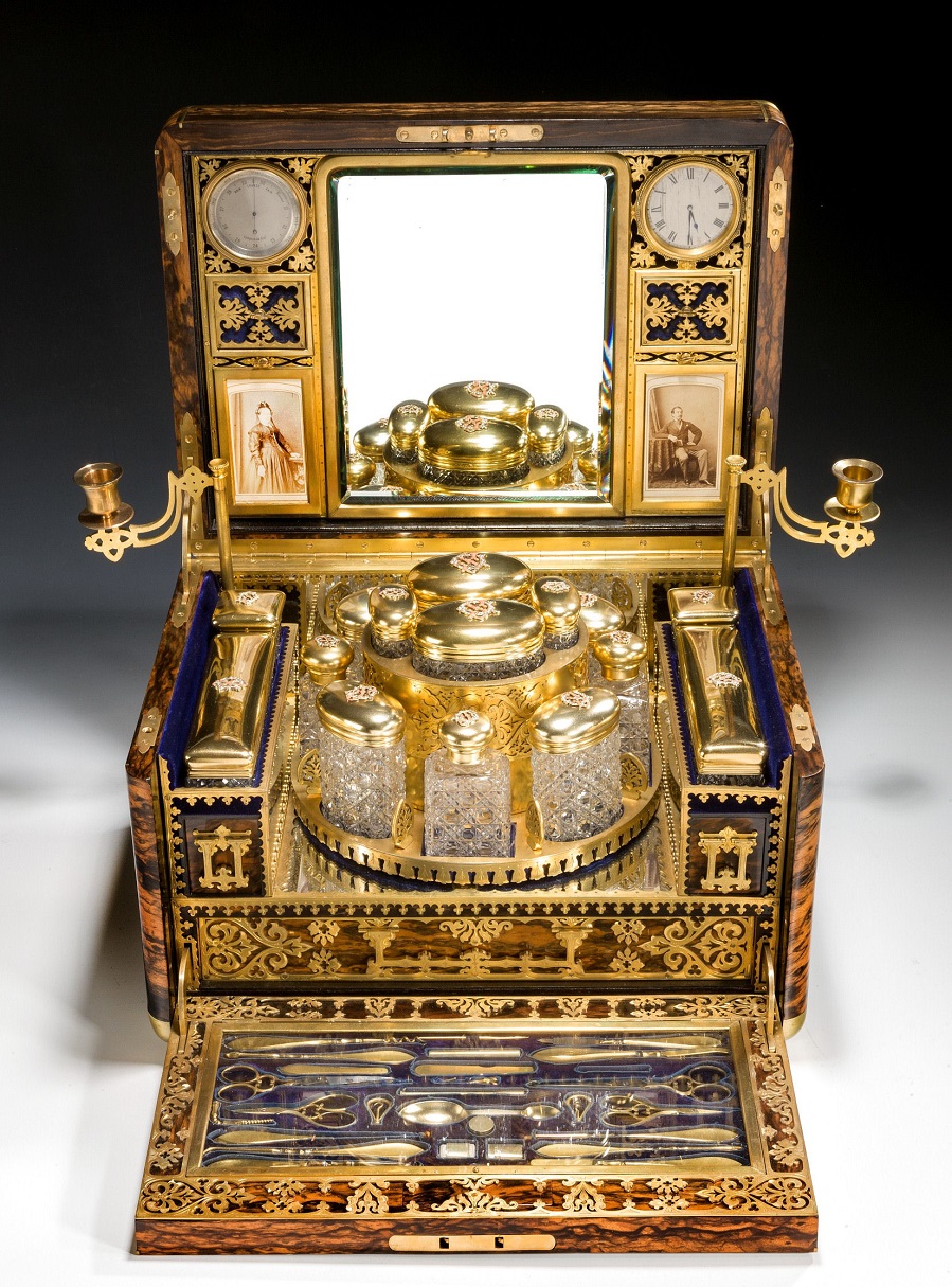 ladies-dressing-case-fitted-Betjemann-antique-revolving-carousel-silver-gilt-5075_1_5075.jpg