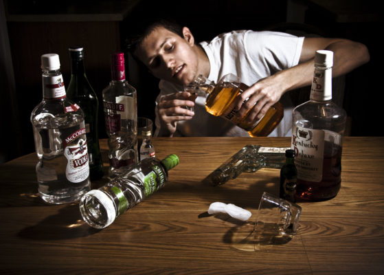 Муж запойный алкоголик — что делать женщине