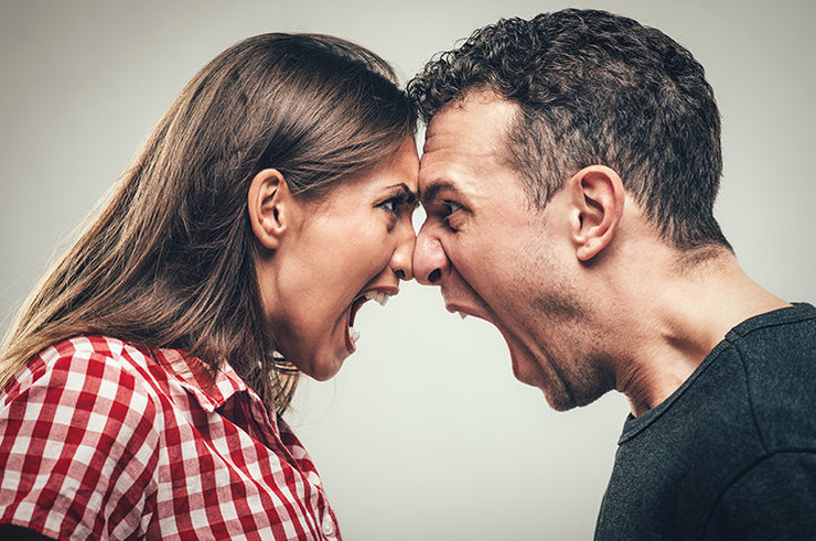 Статусно-ролевой конфликт нередко возникает в семейных отношениях и становится причиной разлада между супругами