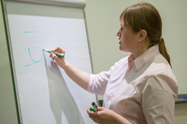 Преподаватель Татьяна Беленькая почти 20 лет изучает нюансы чистописания.