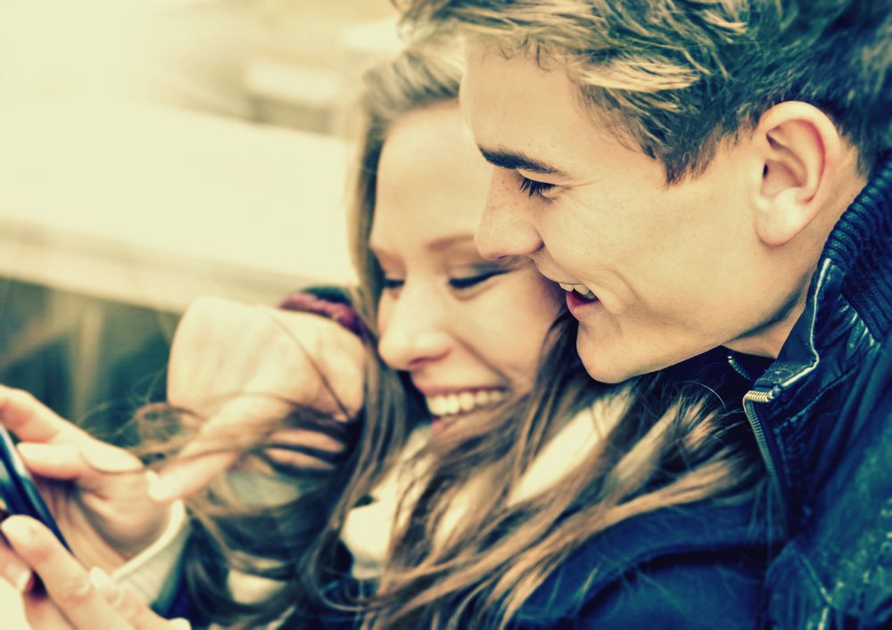 How To Make Anyone Fall In Love With You - Using Psychology