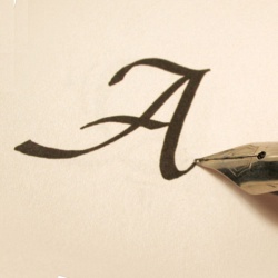 Как курица лапой: как улучшить свой почерк в короткие сроки и зачем это надо