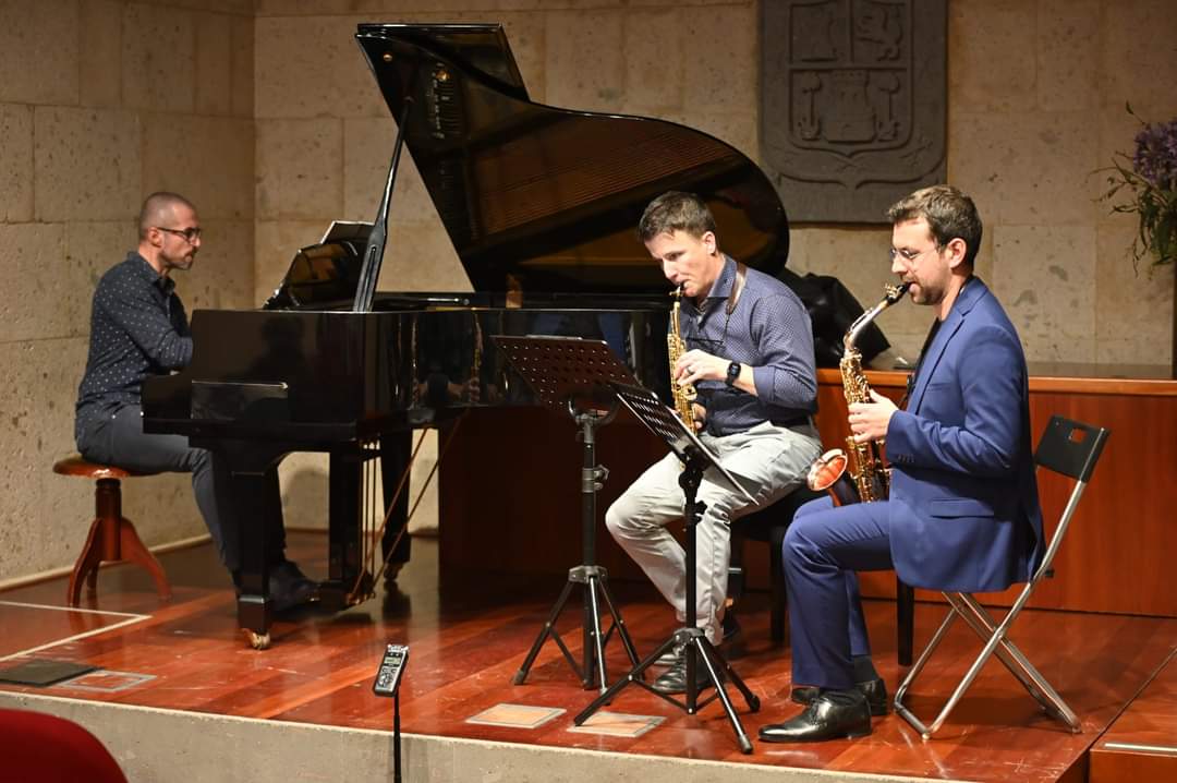 KLONOS Trio